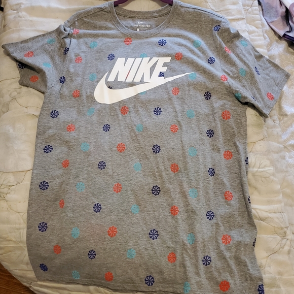Dead stock Nike pinwheel shirt - Picture 3 of 4